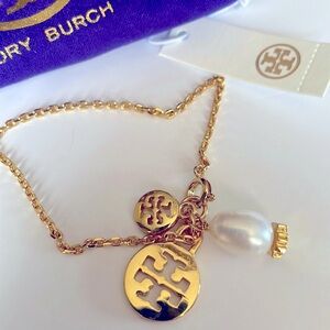 ❌PRICE DROP❌NWT GOLD PLATED TORI BURCH,PEARL/CUT OUT LOGO TB BRACELET